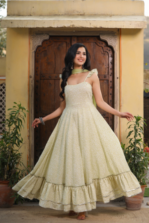 Buy beautiful gowns online best sale