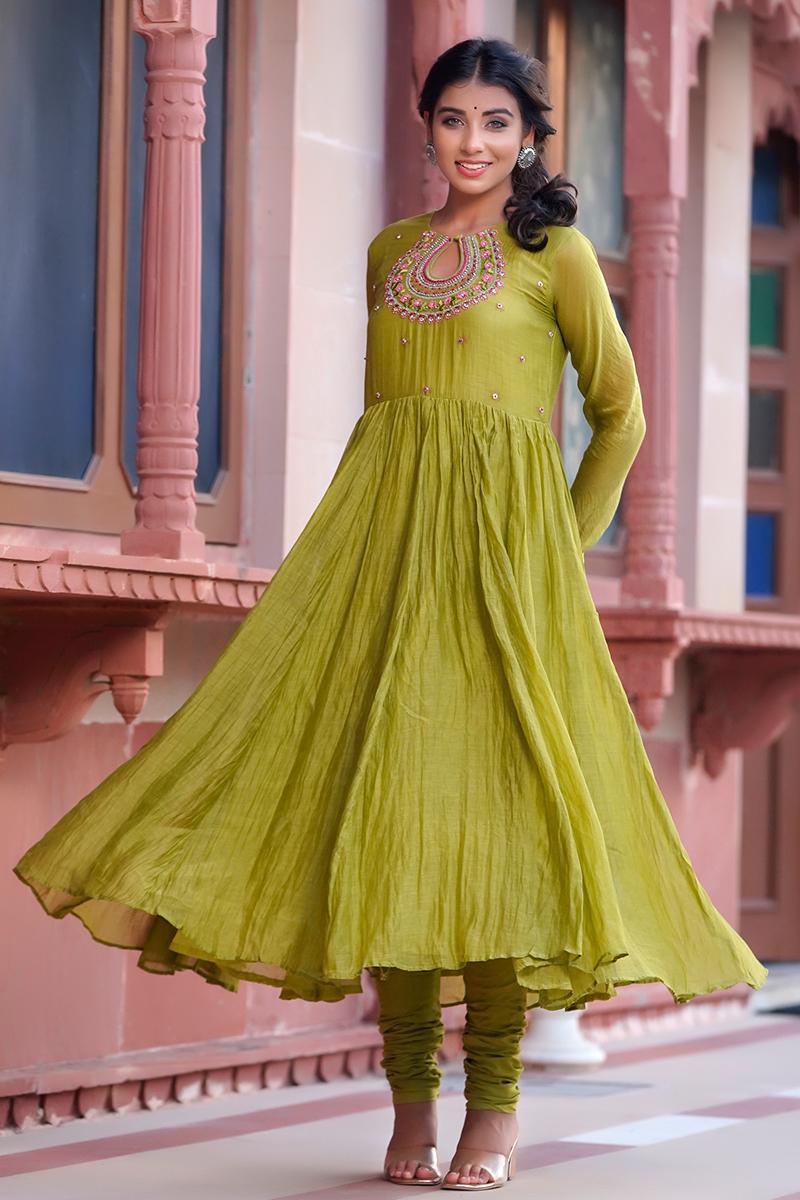 Mehndi Green Embroidered Chanderi kurta